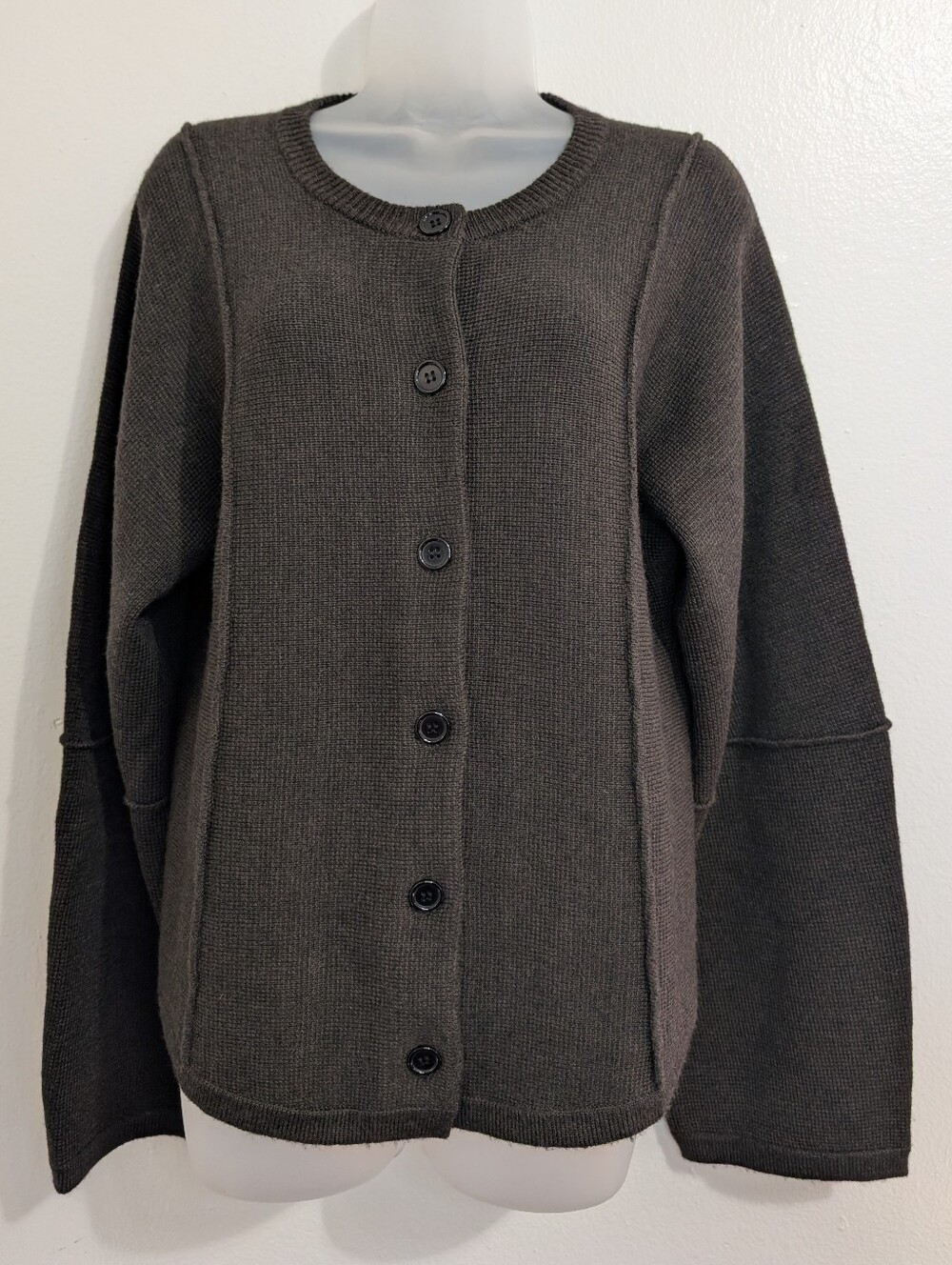 Modern Citizen Minimalist Quiet Luxury Preppy Dark Academia Cozy Cardigan L